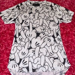 Small Mickey Mouse hands tee